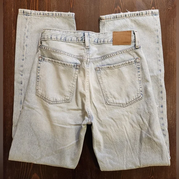 Aeropostale High-Rise Baggy Jean LIGHT Wash Size 4 NWOT - Picture 10 of 12